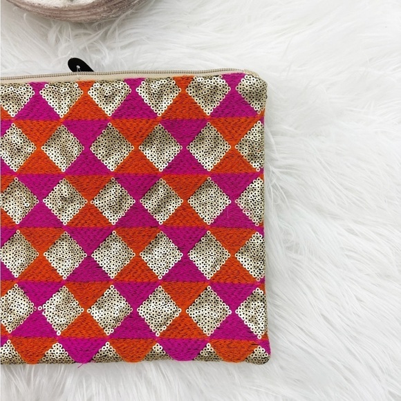 Boutique Sequined Zipper Pom Pom Tassel Abstract Purse Cluth - Picture 3 of 9